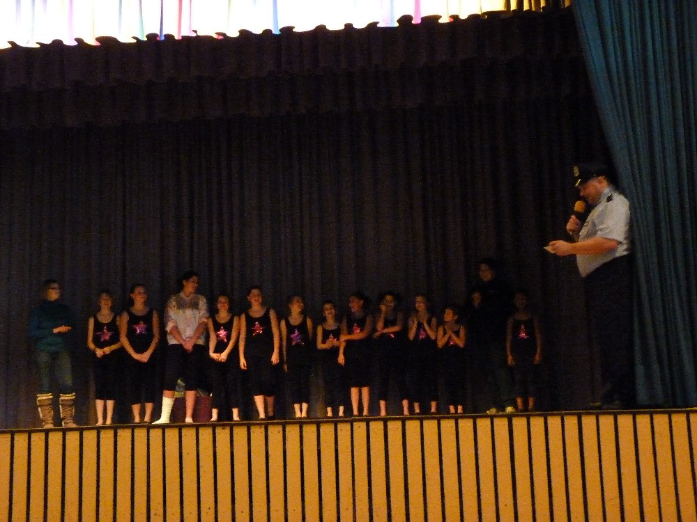 010 Vorstellung mit Trainerinnen