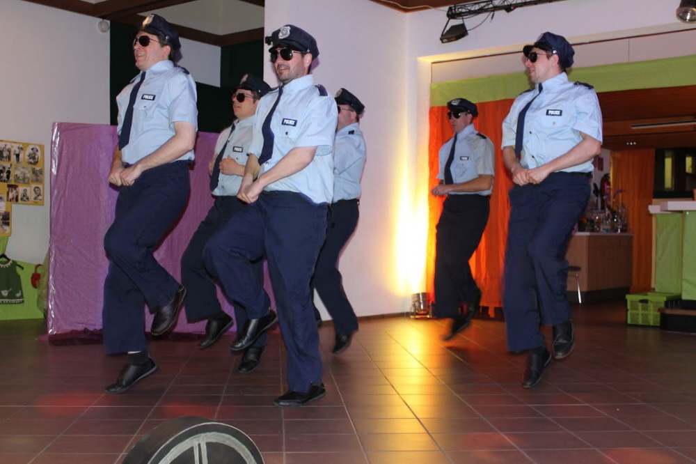 02 Auftritt der Maniacs