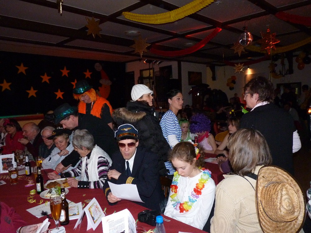 2 G�ste und Loseverk�ufer