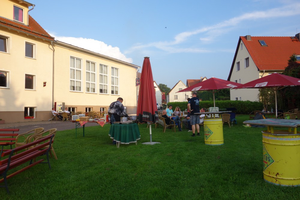 032 Grillen