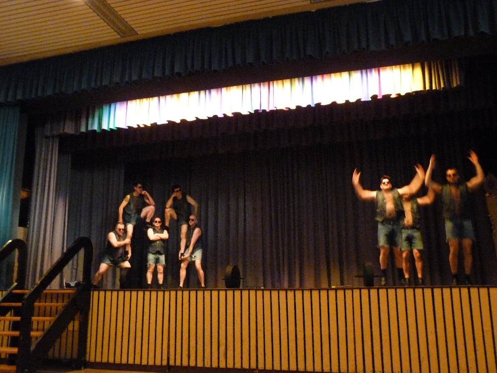 033 Was machen die denn da