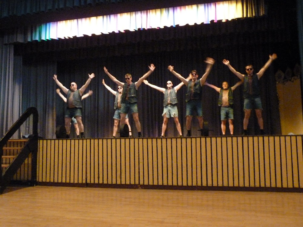 035 Look a that body