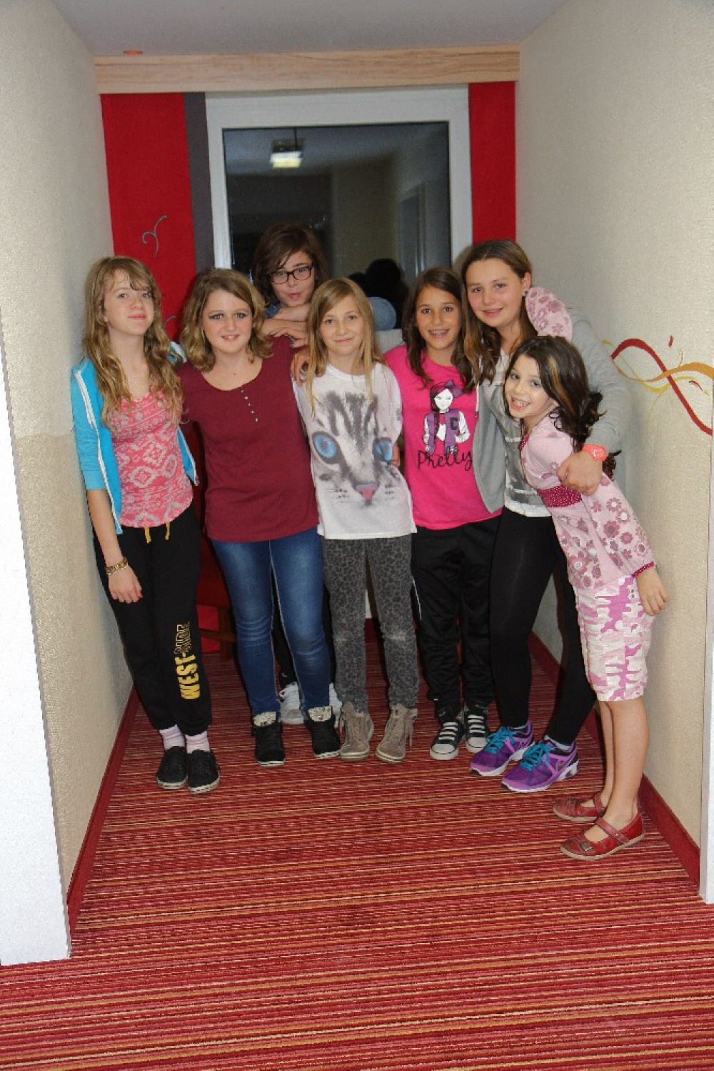 037 Unsere Mdels