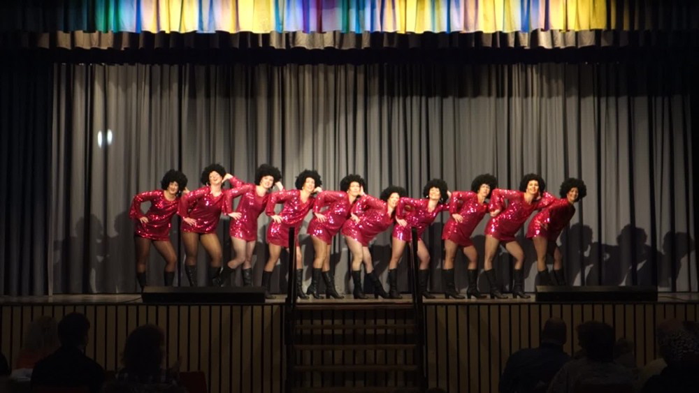 055 WoManiacs