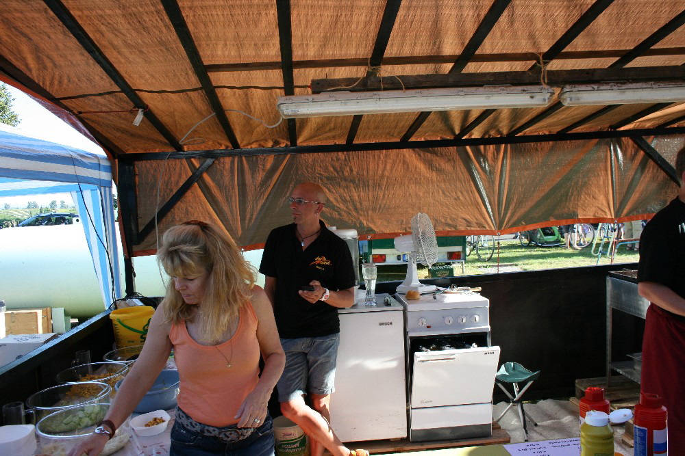 056 Markus im Grillstand