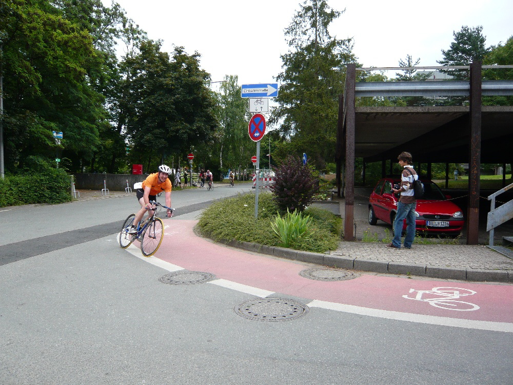 06 Axel L beim Radfahren