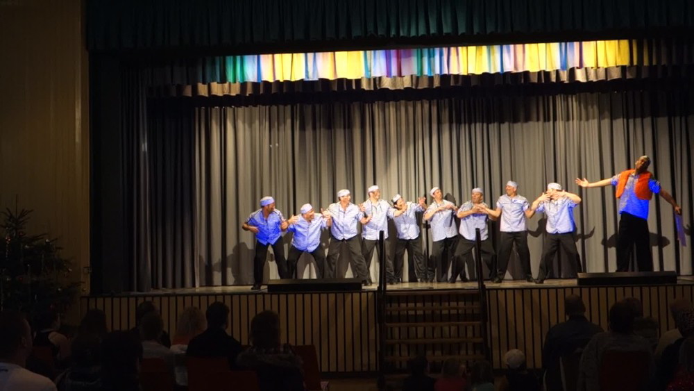 073 Dancing Maniacs