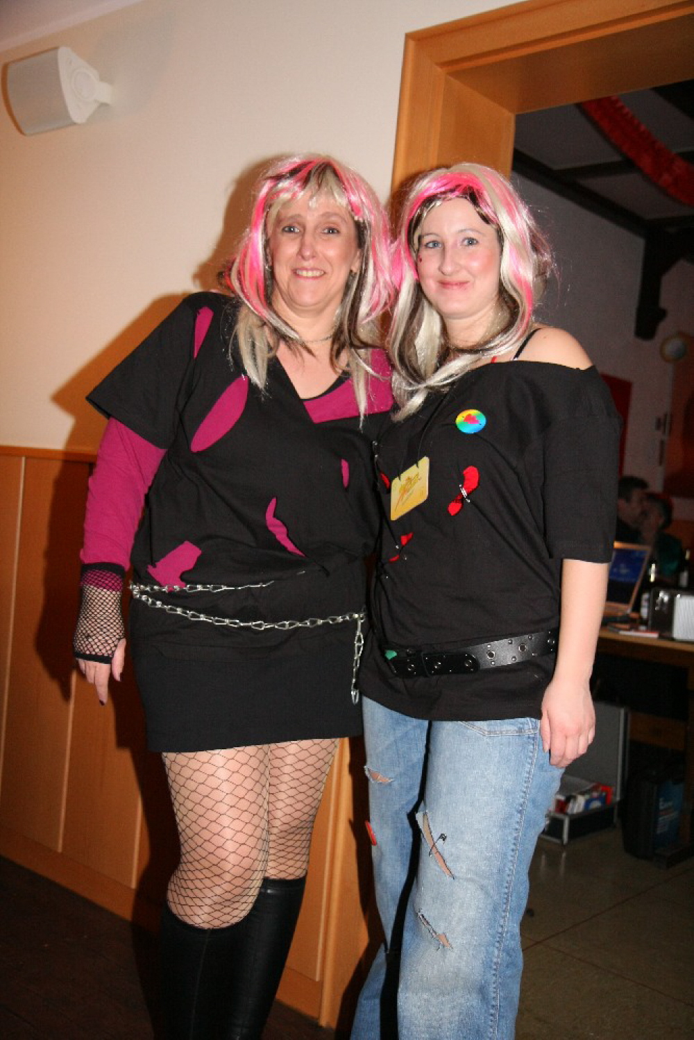 073 Tatjana und Monika