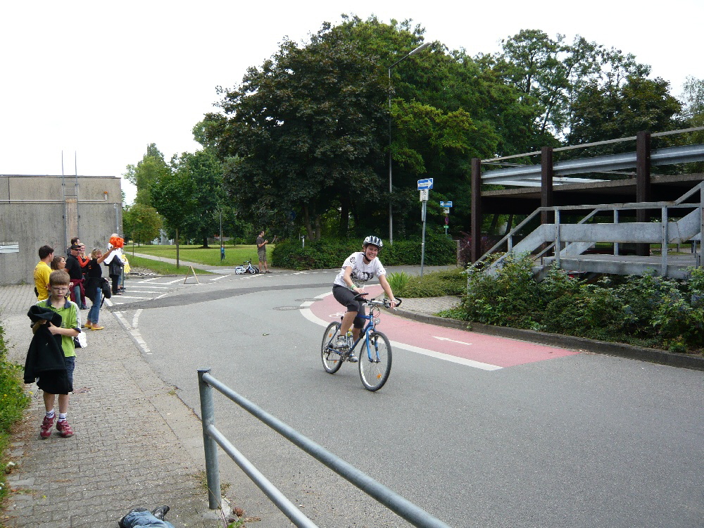 09 Miriam beim Radfahren