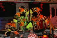 102 Dancing Maniacs