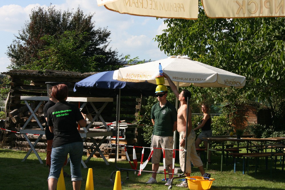 11 Die B�ttelb�rner beim Spritzen