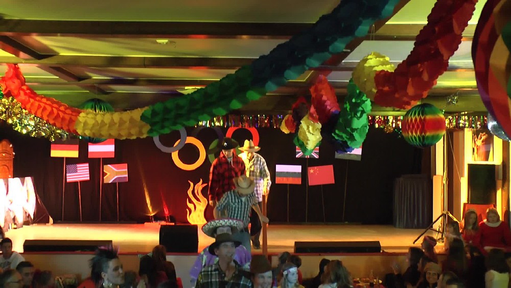 110 Die Cowboys gehen tanzen