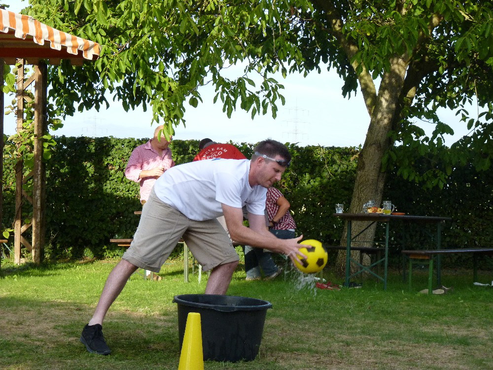 114 Der besoffene Fussball BCA
