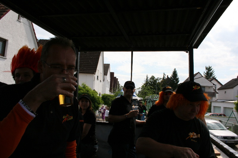 13 Burkhardt lacht