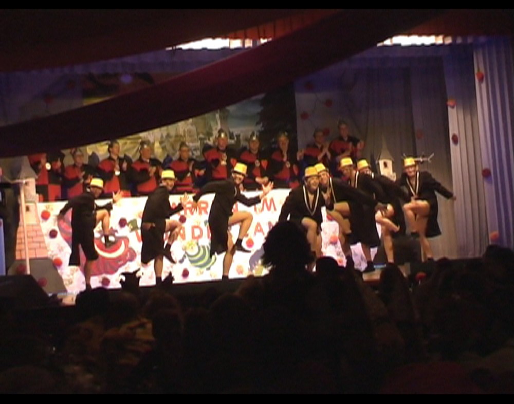 13 M�nner sind Schweine