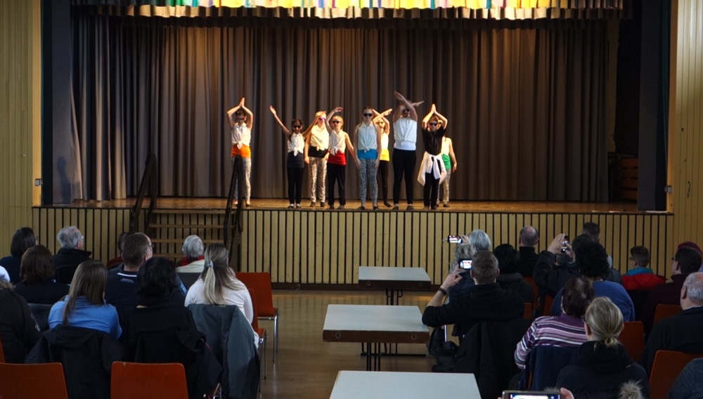 13 Mini Maniacs auf der Saisonerffnung