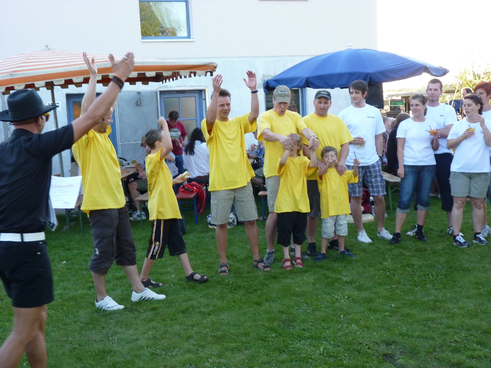 14 Platz eins an die Nilpferde