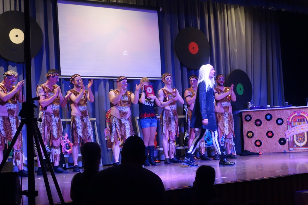 158 Dancing Maniacs