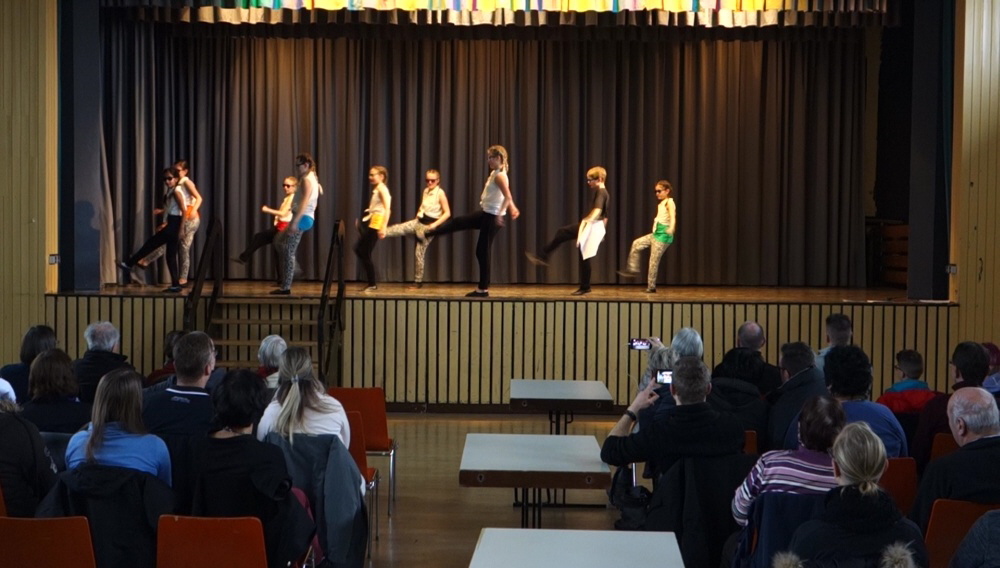 15 Mini Maniacs auf der Saisonerffnung