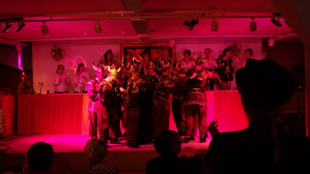 16 Damensitzung KCR