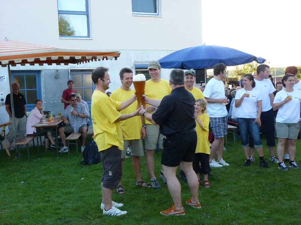16 Der Pokal