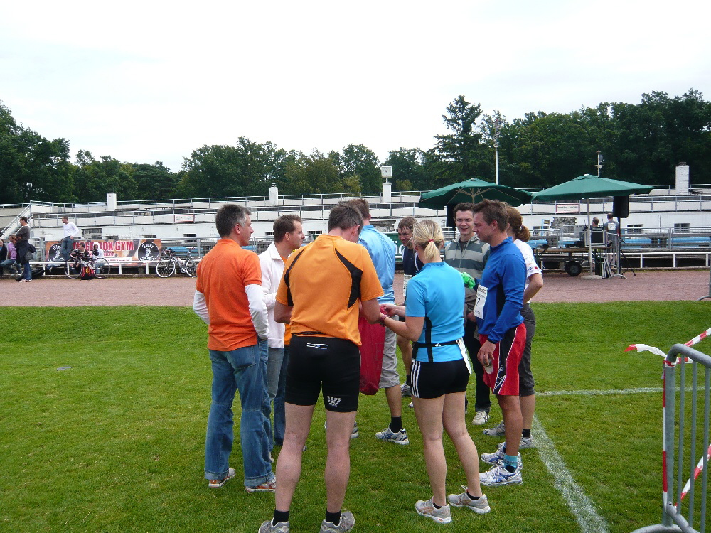 16 Running Maniacs 2009