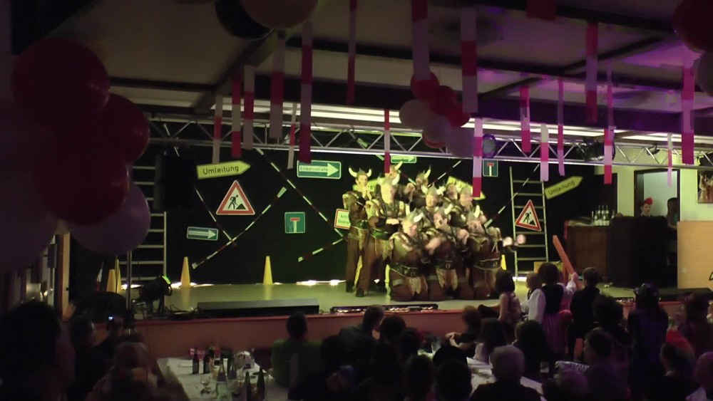 171 Dancing Maniacs