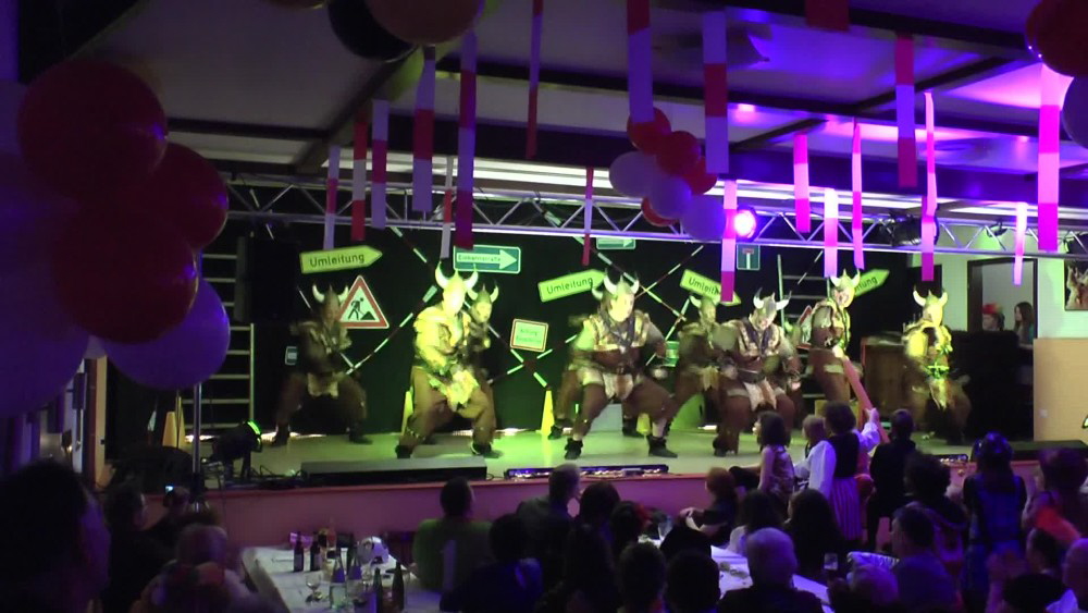 173 Dancing Maniacs