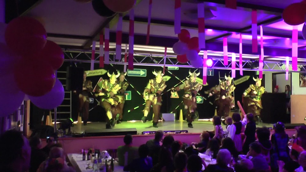 174 Dancing Maniacs