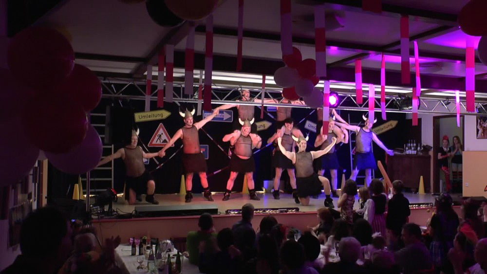 184 Dancing Maniacs