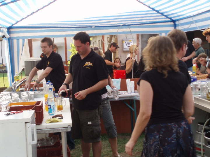 22 Arbeit am Getrnkestand