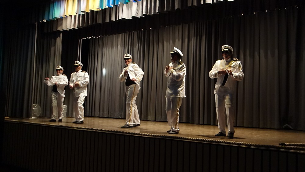 32 Dancing Maniacs 2016