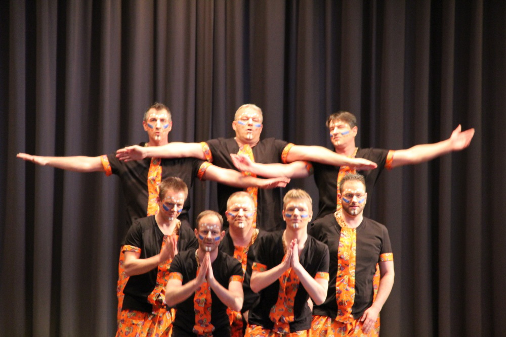36 Dancing Maniacs auf der Saisonerffnung