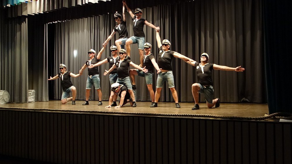 37 Dancing Maniacs 2016