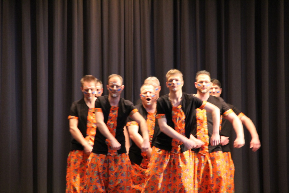 37 Dancing Maniacs auf der Saisonerffnung