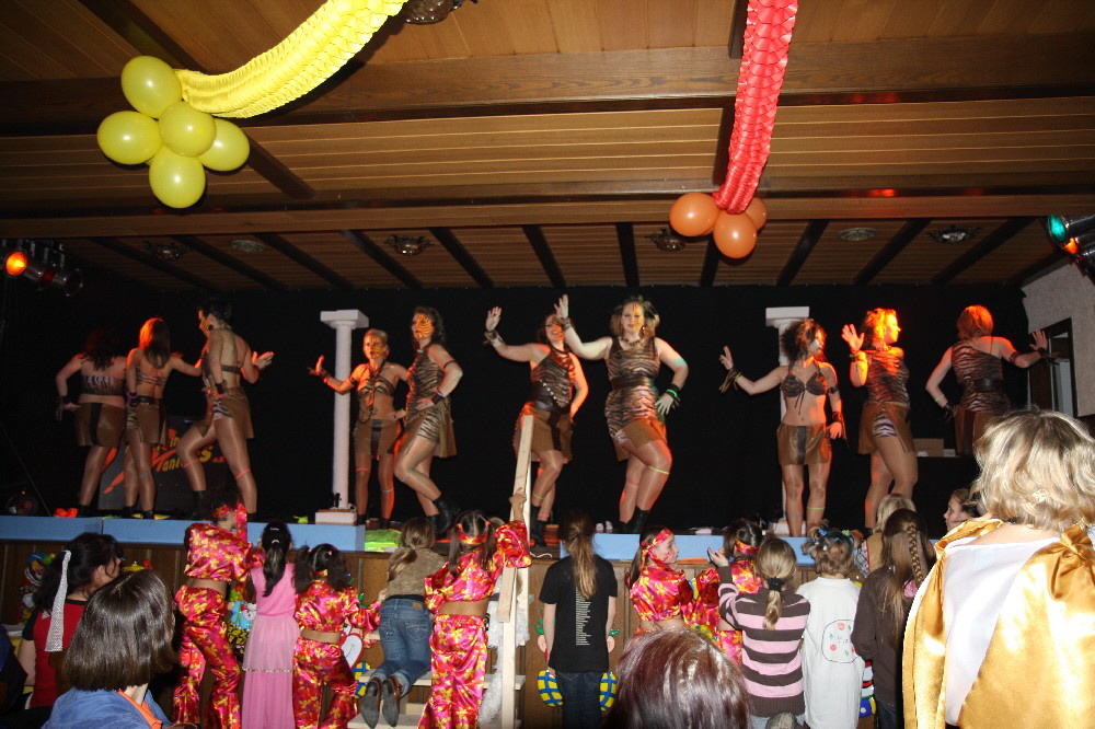 40 Asti Showtanz Afrika