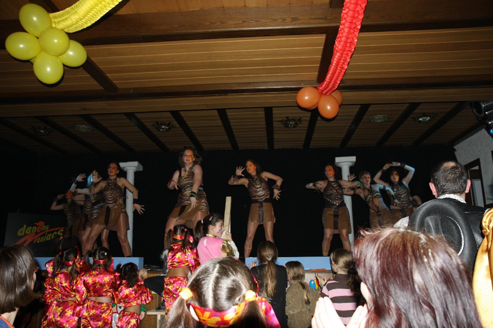42 Asti Showtanz Afrika