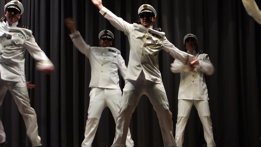 43 Dancing Maniacs 2016
