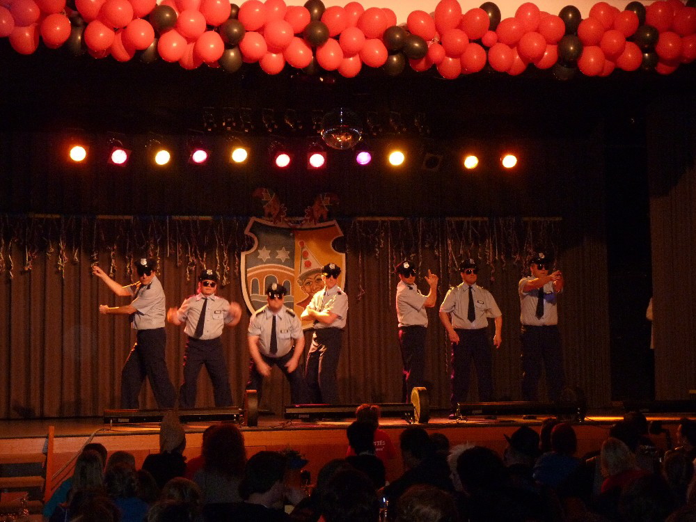 44 Die Polizei ist da