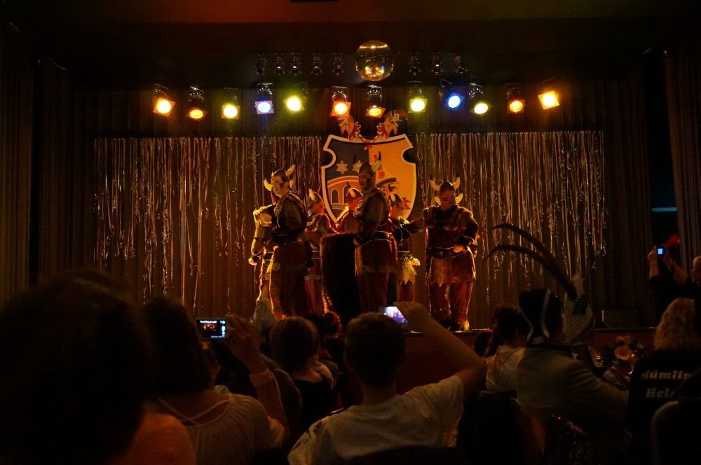 47 Dancing Maniacs in Hchst