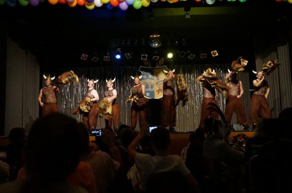 51 Dancing Maniacs in Hchst