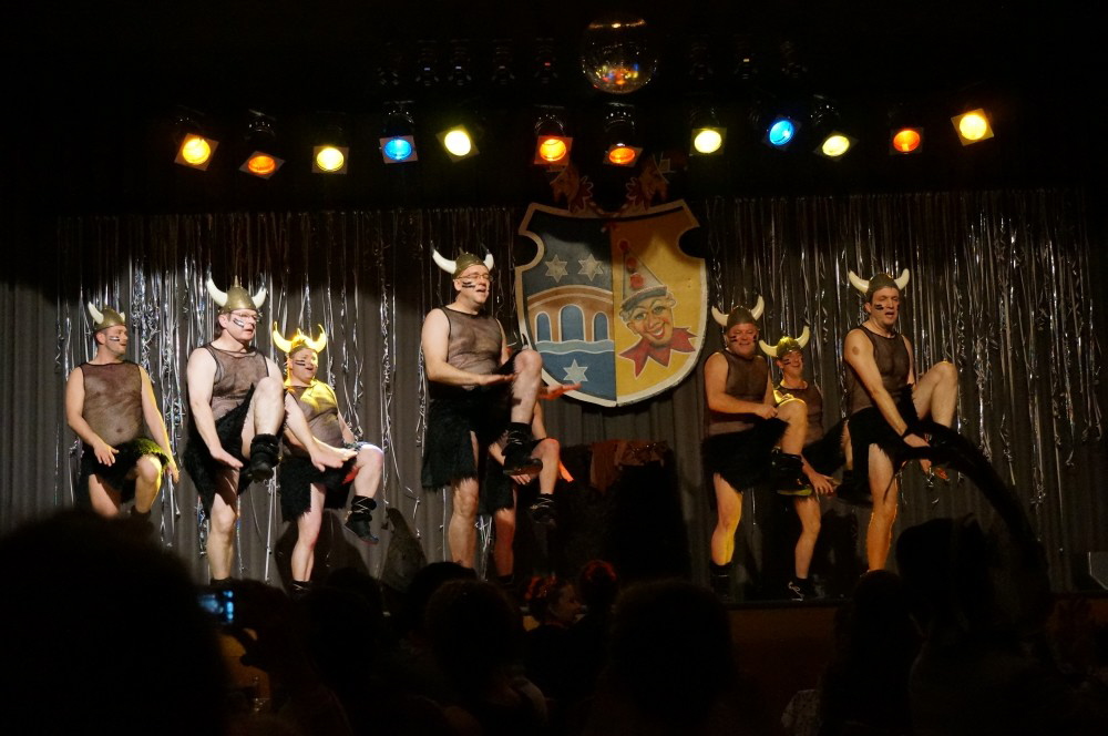 54 Dancing Maniacs in Hchst