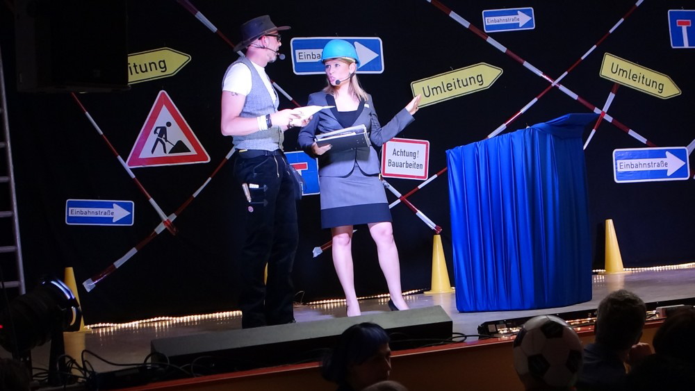 051 Frau Bauleiterin