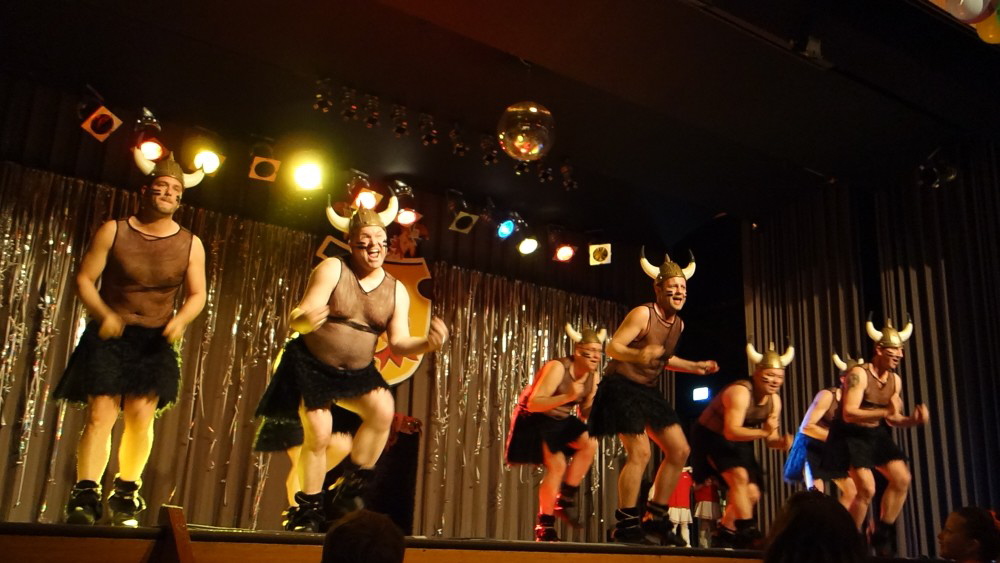 67 Dancing Maniacs in H�chst